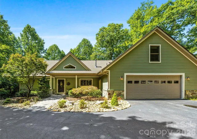 4th image of 38 Mountain Crest Dr, Hendersonville, NC 28739 | MLS# 4416620