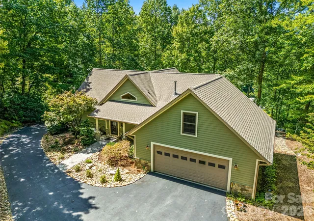5th image of 38 Mountain Crest Dr, Hendersonville, NC 28739 | MLS# 4416620