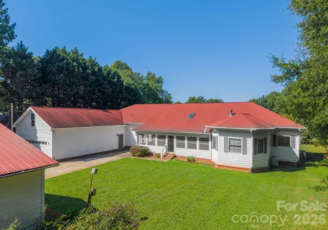 Photo 3 of Single family home for sale at 1673 Forest Ridge Dr, Stanley, NC 28164 | MLS# 4416622 | Listing updated on 2026-10-02