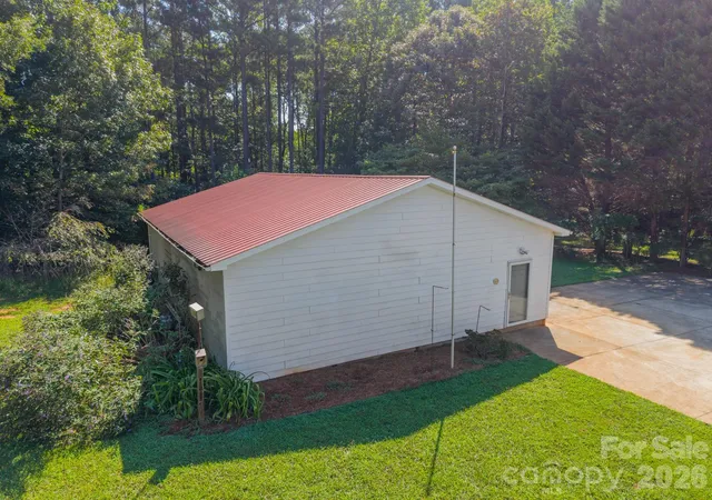 Photo 3 of Single family home for sale at 1673 Forest Ridge Dr, Stanley, NC 28164 | MLS# 4416622 | Listing updated on 2026-10-02