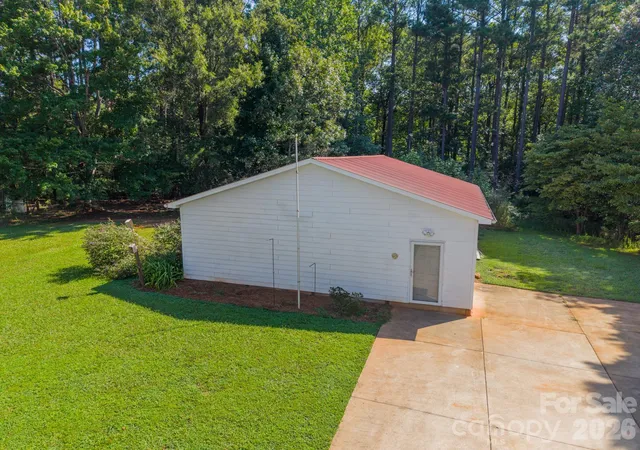Photo 4 of Single family home for sale at 1673 Forest Ridge Dr, Stanley, NC 28164 | MLS# 4416622 | Listing updated on 2026-10-02