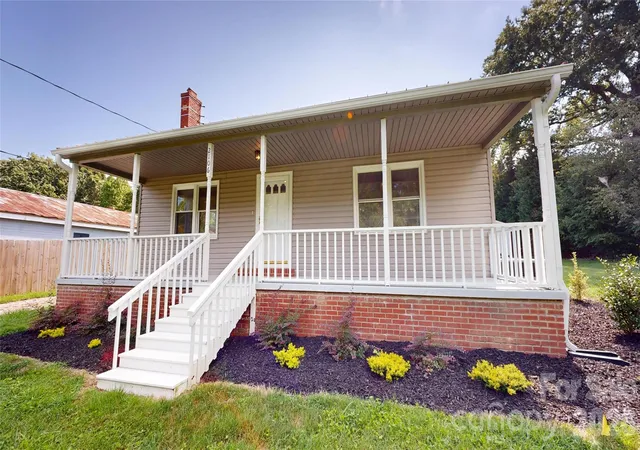 Photo 4 of Single family home for sale at 2106 Statesville Hwy, Mooresville, NC 28115 | MLS# 4416635 | Listing updated on 2026-09-21