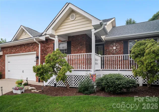Photo 3 of Townhouse for sale at 647 High Quarry Rd, Hendersonville, NC 28791 | MLS# 4416644 | Listing updated on 2026-09-16