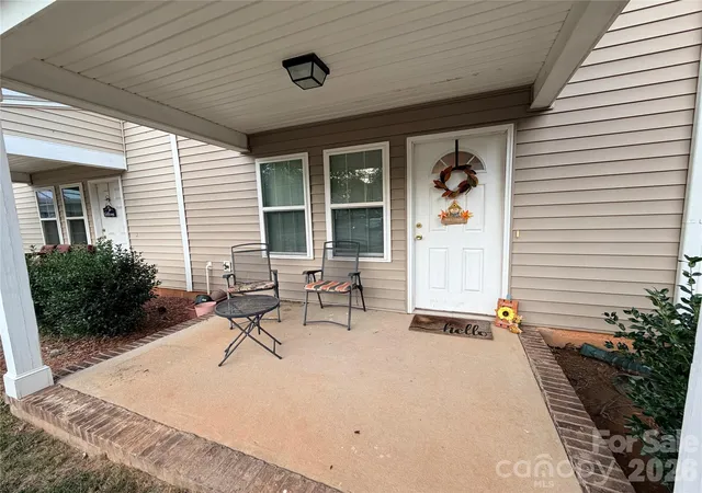 Photo 2 of Townhouse for sale at 368 E Mills Ave, Mooresville, NC 28115 | MLS# 4416647 | Listing updated on 2026-10-01