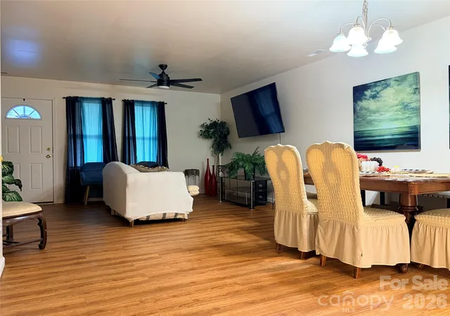 Photo 3 of Townhouse for sale at 368 E Mills Ave, Mooresville, NC 28115 | MLS# 4416647 | Listing updated on 2026-10-01