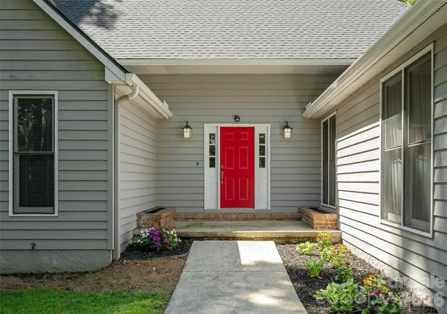 2nd image of 15 Glen Crest Dr, Arden, NC 28704 | MLS# 4416673