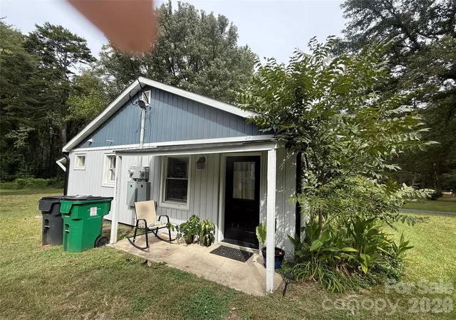 Listing Photo 5 - Condo for sale in building located at 133 Hugh Caldwell Rd, Charlotte, NC 28214