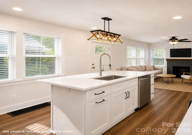 image of 2104 St Mark St, Charlotte, NC 28216 | MLS# 4416689