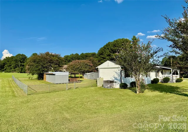 3rd image of 6191 Richburg Rd, Great Falls, SC 29055 | MLS# 4416692