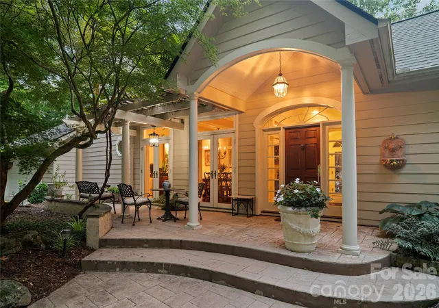 Photo 4 of Single family home for sale at 4 Citadel Ln, Hendersonville, NC 28739 | MLS# 4416702 | Listing updated on 2026-10-07