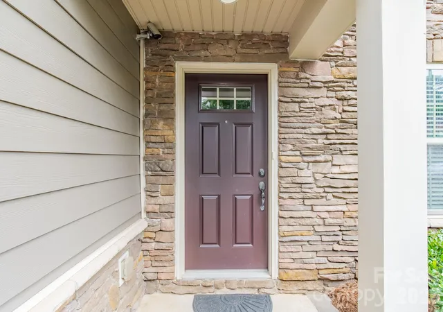 Photo 3 of Single family home for sale at 1829 Evergreen Dr, Charlotte, NC 28208 | MLS# 4416716 | Listing updated on 2026-09-19