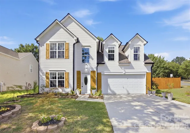 Photo 2 of Single family home for sale at 7204 Hidden Crk Dr, Charlotte, NC 28214 | MLS# 4416721 | Listing updated on 2026-09-13