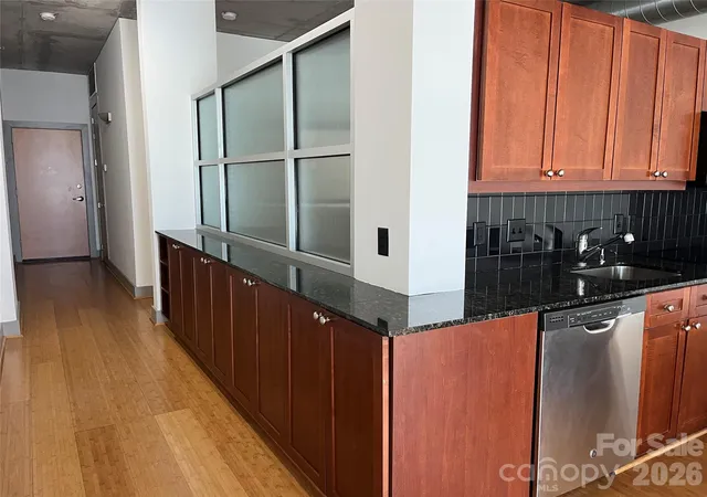 Photo 3 of Condo for sale at 505 E 6th St #1202, Charlotte, NC 28202 | MLS# 4416730 | Listing updated on 2026-09-25