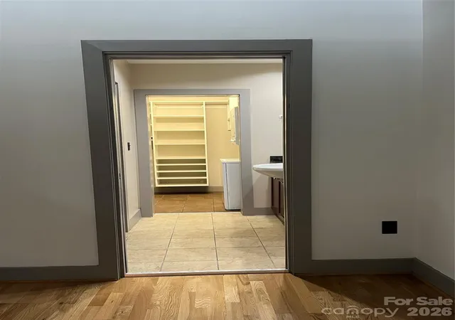 Photo 35 of Condo for sale at 505 E 6th St, Charlotte, NC 28202 | MLS# 4416730 | Listing updated on 2026-08-26