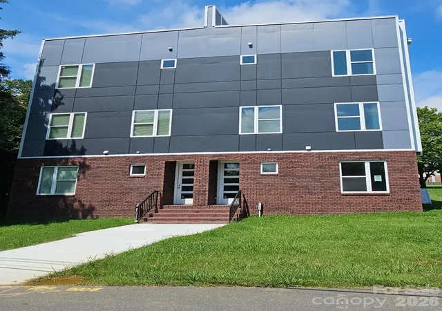 Photo 1 of Townhouse for sale at 5108 Eaton Cir, Charlotte, NC 28208 | MLS# 4416731 | Listing updated on 2026-09-27