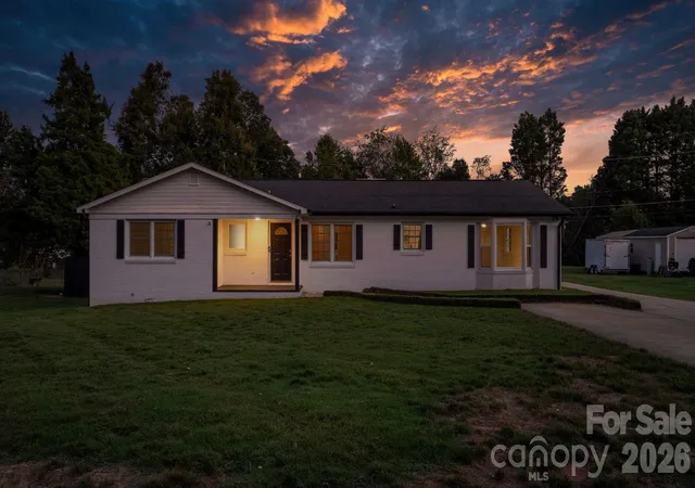 Photo 3 of Single family home for sale at 5795 Valley Fld Rd, Hickory, NC 28602 | MLS# 4416732 | Listing updated on 2026-10-04