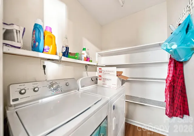 Photo 19 of Single family home for sale at 425 Heritage Farm Rd, Hickory, NC 28601 | MLS# 4416733 | Listing updated on 2026-09-04