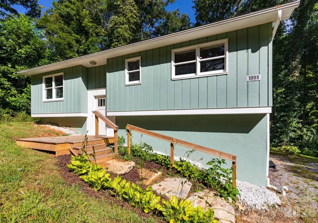 2nd image of 1009 Sharon Ridge Rd, Fairview, NC 28730 | MLS# 4416738