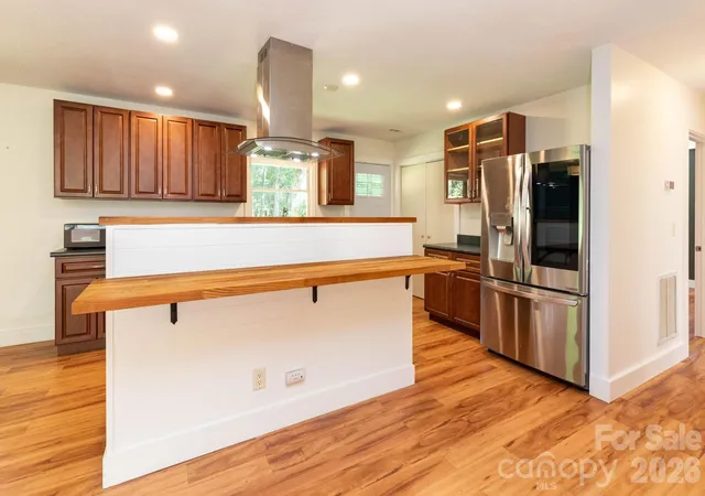 Photo 3 of Single family home for sale at 1009 Sharon Ridge Rd, Fairview, NC 28730 | MLS# 4416738 | Listing updated on 2026-08-21