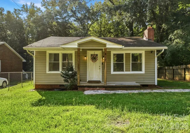 2nd image of 817 E Dunlap St, Lancaster, SC 29720 | MLS# 4416744