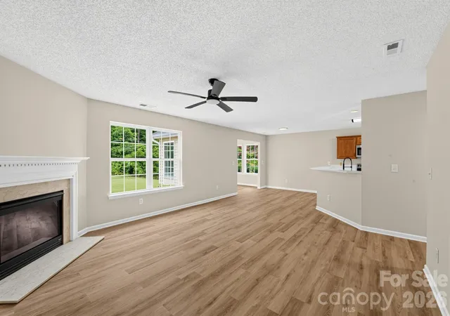 Photo 3 of Single family home for sale at 1034 Chalk Hill Ln, Charlotte, NC 28214 | MLS# 4416747 | Listing updated on 2026-09-21