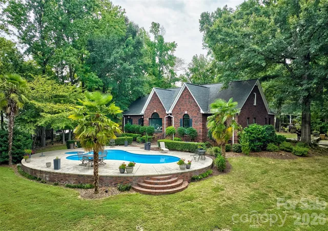 Photo 4 of Single family home for sale at 2143 Peninsula Dr, Lake Wylie, SC 29710 | MLS# 4416751 | Listing updated on 2026-08-28