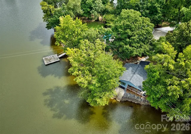 Photo 3 of Single family home for sale at 2143 Peninsula Dr, Lake Wylie, SC 29710 | MLS# 4416751 | Listing updated on 2026-08-28