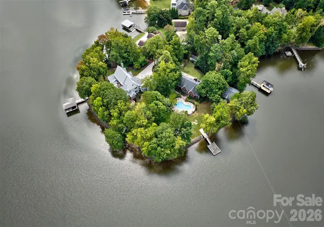 Photo 2 of Single family home for sale at 2143 Peninsula Dr, Lake Wylie, SC 29710 | MLS# 4416751 | Listing updated on 2026-08-28