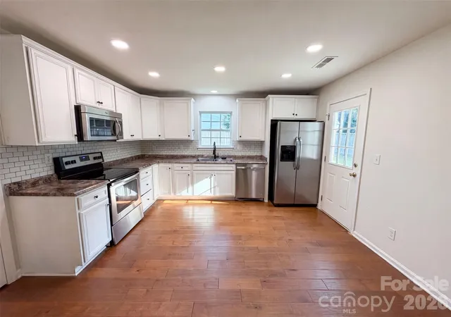 2nd image of 10933 Pointer Ridge Dr, Charlotte, NC 28214 | MLS# 4416762