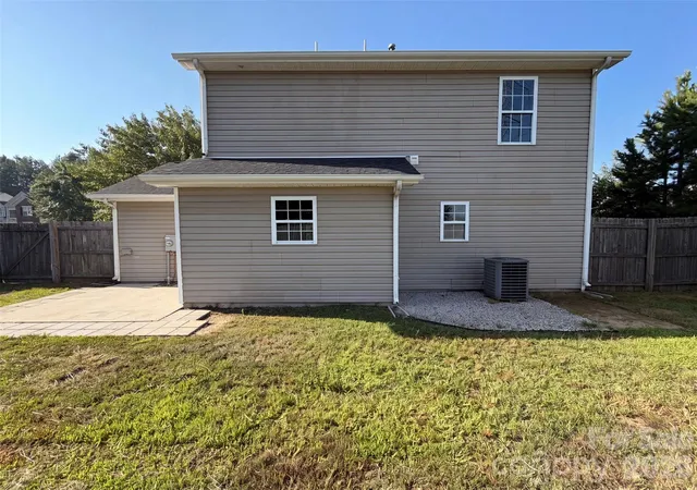 5th image of 10933 Pointer Ridge Dr, Charlotte, NC 28214 | MLS# 4416762