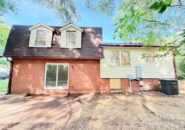 Photo 4 of Single family home for sale at 2717 O Hara Dr, Charlotte, NC 28273 | MLS# 4416770 | Listing updated on 2026-09-22