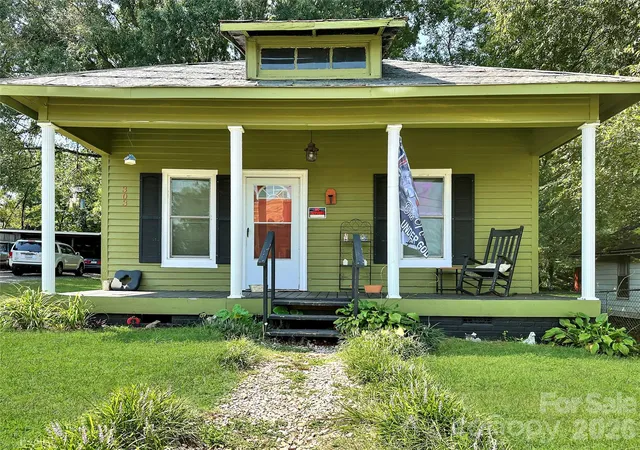1st image of 303 W B St, Newton, NC 28658 | MLS# 4416773