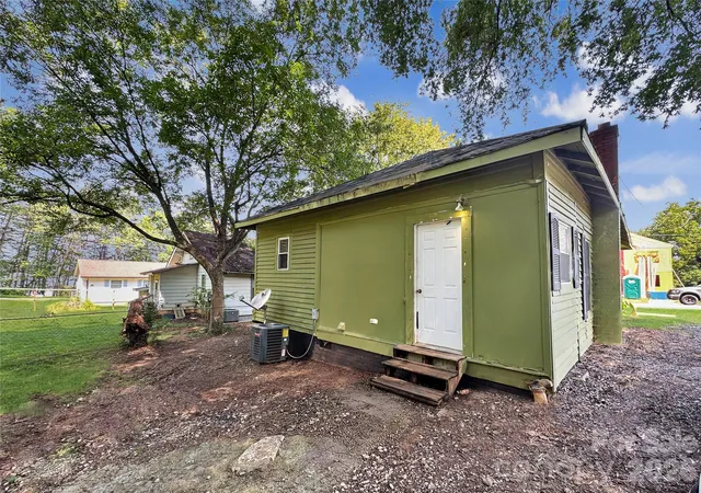 5th image of 303 W B St, Newton, NC 28658 | MLS# 4416773