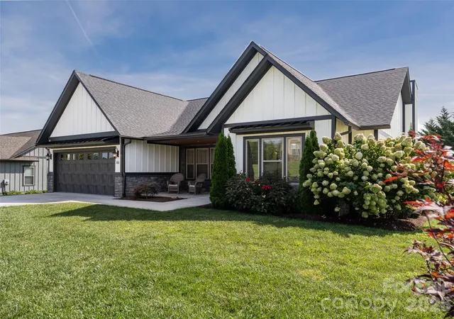 Photo 1 of Single family home for sale at 46 Solomia Dr, Mills River, NC 28759 | MLS# 4416793 | Listing updated on 2026-10-04