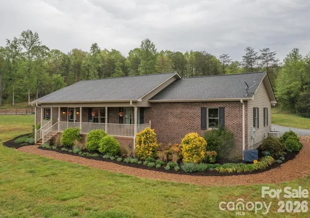 Photo 2 of Single family home for sale at 1091 Bill Collins Rd, Columbus, NC 28722 | MLS# 4416811 | Listing updated on 2026-09-30