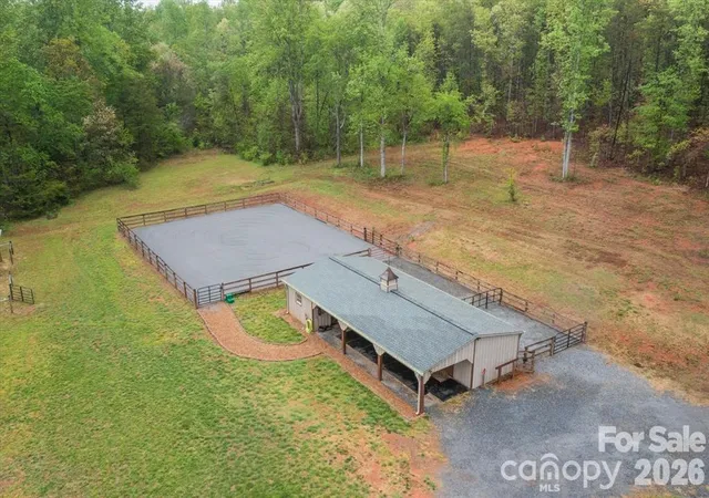 Photo 3 of Single family home for sale at 1091 Bill Collins Rd, Columbus, NC 28722 | MLS# 4416811 | Listing updated on 2026-10-15