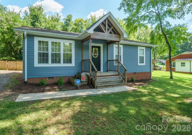 1st image of 607 E 17th St, Newton, NC 28658 | MLS# 4416815