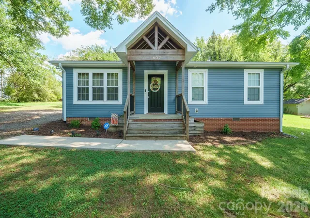 2nd image of 607 E 17th St, Newton, NC 28658 | MLS# 4416815