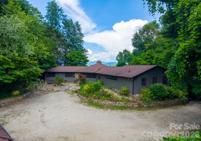 Photo 2 of Single family home for sale at 630 Smokey Vista Dr, Bryson City, NC 28713 | MLS# 4416818 | Listing updated on 2026-08-31