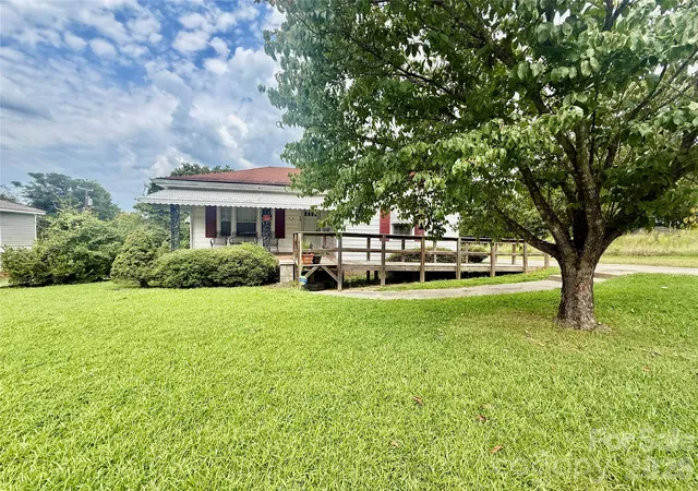 2nd image of 36 Holly St, Great Falls, SC 29055 | MLS# 4416819