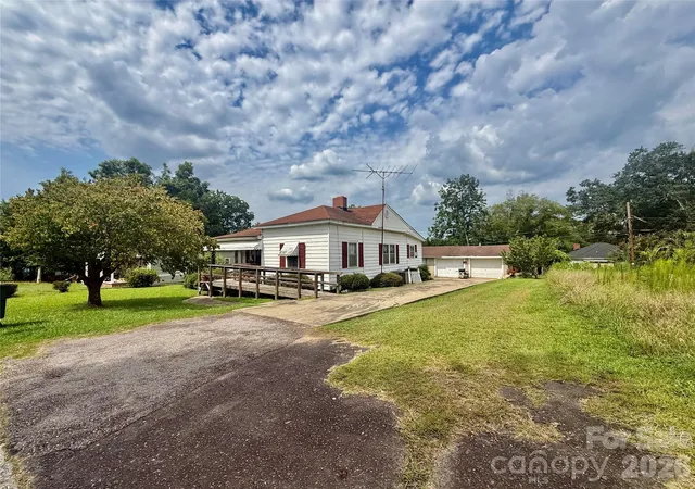3rd image of 36 Holly St, Great Falls, SC 29055 | MLS# 4416819
