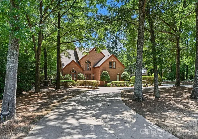 Photo 2 of Single family home for sale at 5625 Weddington Rd, Concord, NC 28027 | MLS# 4416826 | Listing updated on 2026-09-06