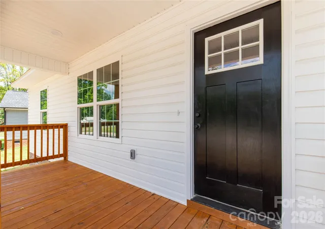 Photo 3 of Single family home for sale at 815 Spruce St S, Rock Hill, SC 29730 | MLS# 4416830 | Listing updated on 2026-09-19