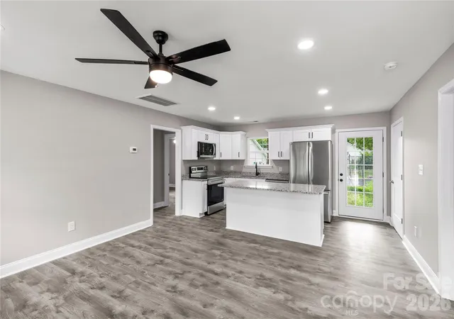 Photo 4 of Single family home for sale at 815 Spruce St S, Rock Hill, SC 29730 | MLS# 4416830 | Listing updated on 2026-09-19