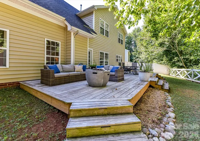 Photo 2 of Single family home for sale at 150 W Cavendish Dr, Mooresville, NC 28115 | MLS# 4416863 | Listing updated on 2026-09-23