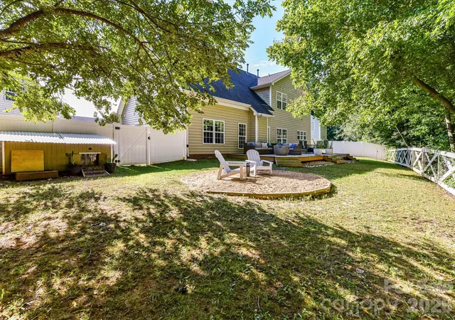 Photo 3 of Single family home for sale at 150 W Cavendish Dr, Mooresville, NC 28115 | MLS# 4416863 | Listing updated on 2026-09-23