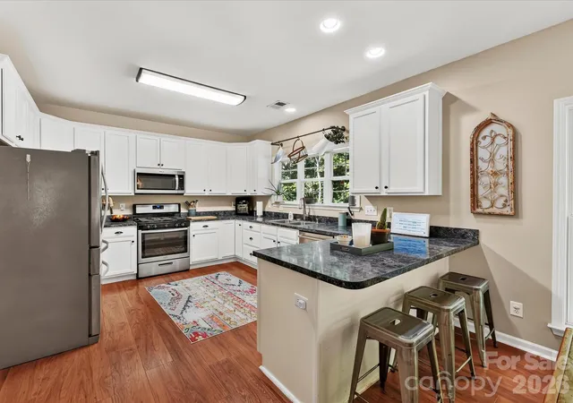 Photo 3 of Single family home for sale at 150 W Cavendish Dr, Mooresville, NC 28115 | MLS# 4416863 | Listing updated on 2026-09-23