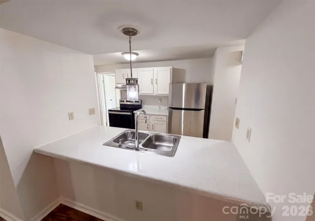 Photo 2 of Single family home for sale at 3618 Gustar Ct, Charlotte, NC 28212 | MLS# 4416874 | Listing updated on 2026-10-08
