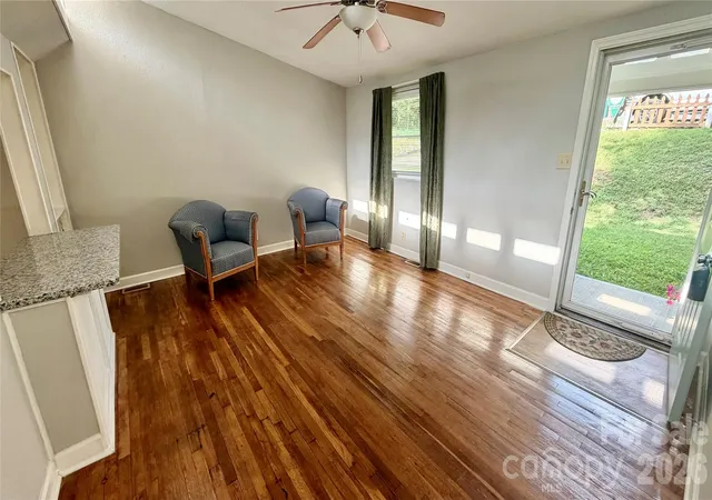 Photo 4 of Single family home for sale at 216 Auten Cir, Mount Holly, NC 28120 | MLS# 4416875 | Listing updated on 2026-10-10