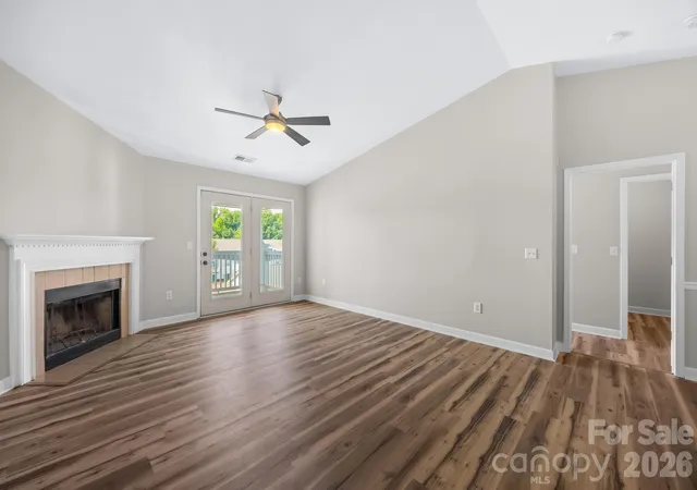Listing Photo 4 - Condo for sale in building located at 19747 Deer Vly Dr, Cornelius, NC 28031